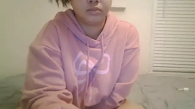 Snapshot of beautylovess chatting on November 2025 09:08:02 AM beautylovess online show from November 2025 09:08:02 AM