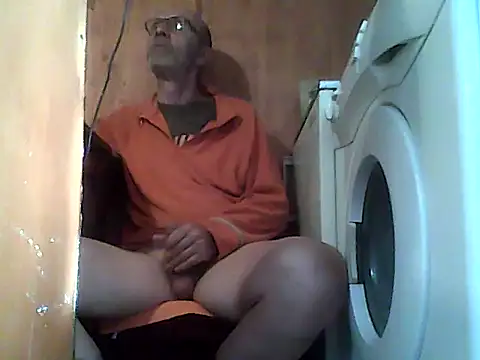 Snapshot of bartolik06 chatting on October 2025 10:16:02 AM bartolik06 online show from October 2025 10:16:02 AM