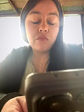 Ixchel Anaid online show from November 2025 12:40:02 PM