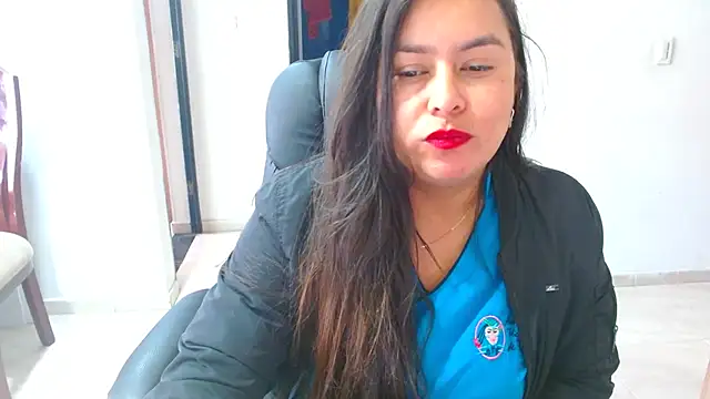 Ixchel Anaid online show from December 2025 06:35:02 PM