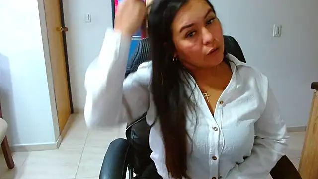 Ixchel Anaid online show from February 2026 03:43:01 PM