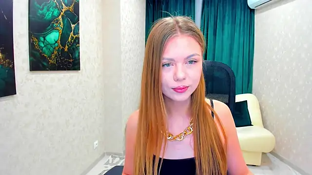 Snapshot of Strawberrye chatting on March 2025 03:40:01 AM Strawberrye online show from March 2025 03:40:01 AM