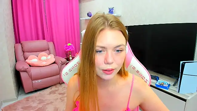 Snapshot of Strawberrye chatting on September 2025 03:16:02 AM Strawberrye online show from September 2025 03:16:02 AM