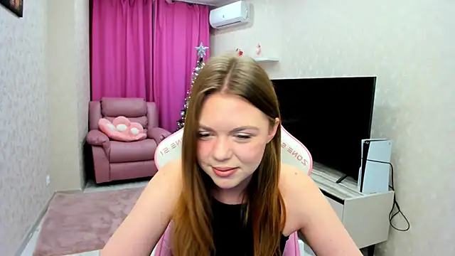 Snapshot of Strawberrye chatting on December 2025 03:34:01 AM Strawberrye online show from December 2025 03:34:01 AM