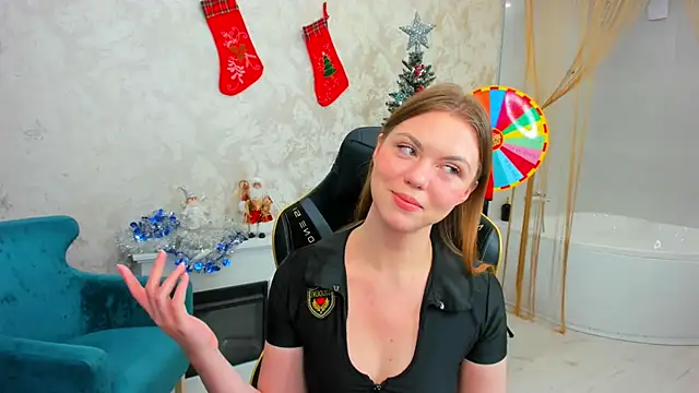 Snapshot of Strawberrye chatting on December 2025 03:35:02 AM Strawberrye online show from December 2025 03:35:02 AM