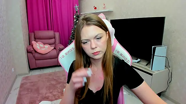 Snapshot of Strawberrye chatting on January 2026 03:45:01 AM Strawberrye online show from January 2026 03:45:01 AM