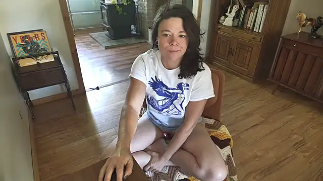 Snapshot of MarcyJones chatting on October 2025 03:21:01 PM MarcyJones online show from October 2025 03:21:01 PM