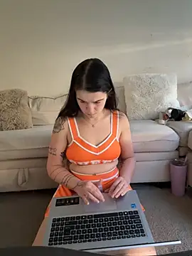 joeystaciee online show from November 2025 05:23:01 PM