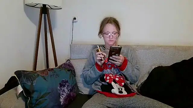 little-leni online show from March 2026 07:29:01 PM