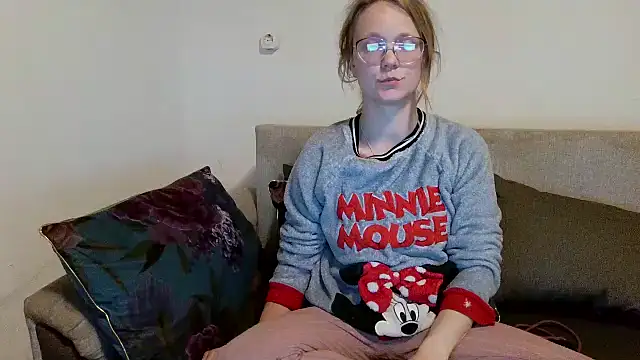 little-leni online show from April 2026 06:52:01 PM