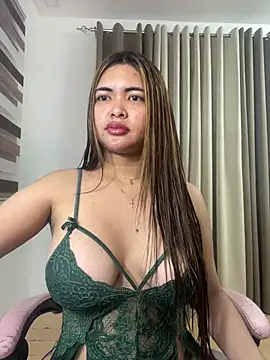 Snapshot of Bombshell_Ashy chatting on February 2025 07:19:02 PM Bombshell Ashy online show from February 2025 07:19:02 PM