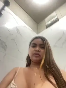 Snapshot of Bombshell_Ashy chatting on February 2025 04:52:01 AM Bombshell Ashy online show from February 2025 04:52:01 AM