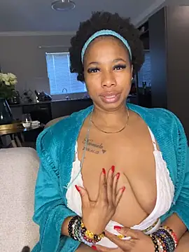 Snapshot of CurvyDesire1 chatting on June 2026 06:06:01 AM CurvyDesire1 online show from June 2026 06:06:01 AM