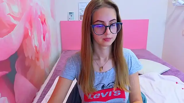 AliceAdams online show from October 2025 08:26:01 AM