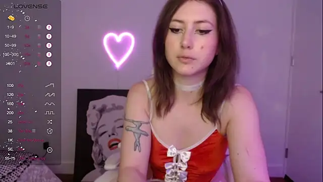 Snapshot of PlayfulApril chatting on December 2024 01:18:02 AM PlayfulApril online show from December 2024 01:18:02 AM