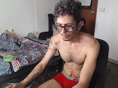 alisterxxx online show from July 2026 02:43:01 PM