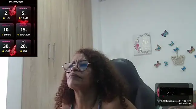 Snapshot of BustyMilf_ chatting on February 2025 06:29:02 PM BustyMilf online show from February 2025 06:29:02 PM