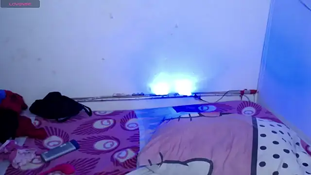 ninatiny online show from April 2026 10:31:01 AM