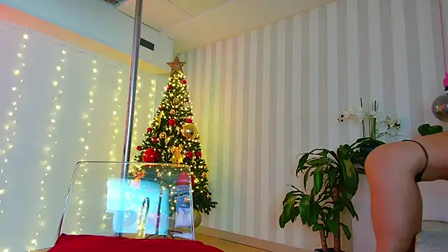 Snapshot of girl_nextd00r chatting on December 2024 01:22:02 PM girl nextd00r online show from December 2024 01:22:02 PM