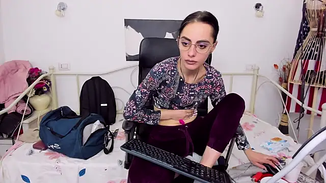 Snapshot of jessystarr chatting on February 2025 11:45:01 PM jessystarr online show from February 2025 11:45:01 PM