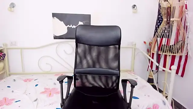 Snapshot of jessystarr chatting on February 2025 06:51:02 PM jessystarr online show from February 2025 06:51:02 PM