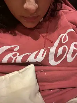 Snapshot of miaoberoi chatting on December 2024 02:52:01 PM miaoberoi online show from December 2024 02:52:01 PM