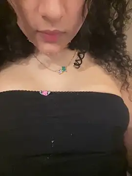 Snapshot of miaoberoi chatting on December 2024 06:38:02 PM miaoberoi online show from December 2024 06:38:02 PM