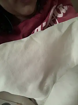 Snapshot of miaoberoi chatting on January 2025 06:17:01 AM miaoberoi online show from January 2025 06:17:01 AM