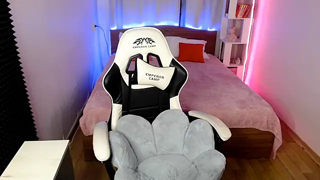 Kira honeyy online show from January 2025 12:06:02 PM