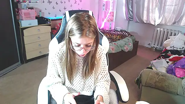 Kira honeyy online show from March 2025 04:41:02 AM