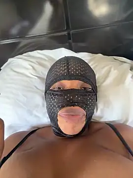 Snapshot of Ebony_nasty_girl chatting on April 2026 07:37:02 AM Ebony nasty girl online show from April 2026 07:37:02 AM