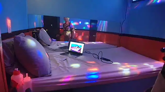 MikyFoxx online show from March 2025 01:07:01 AM