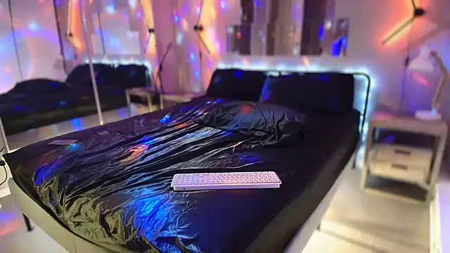 MikyFoxx online show from December 2025 05:58:01 AM