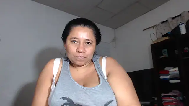 Snapshot of adrixxx38 chatting on January 2026 11:42:01 PM adrixxx38 online show from January 2026 11:42:01 PM