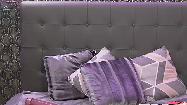 Clara-xoxo online show from December 2024 09:50:01 PM