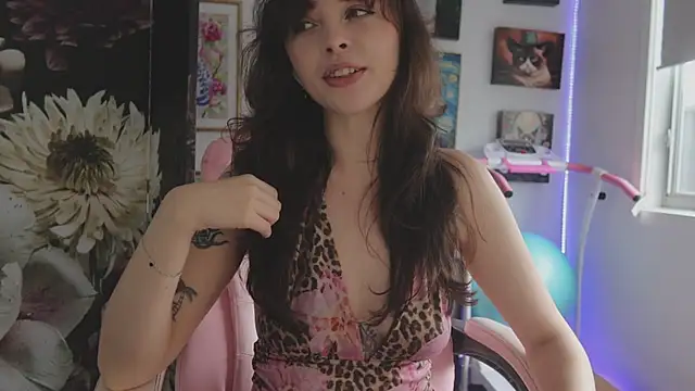 Snapshot of makiyahbelle chatting on March 2026 01:33:02 AM makiyahbelle online show from March 2026 01:33:02 AM