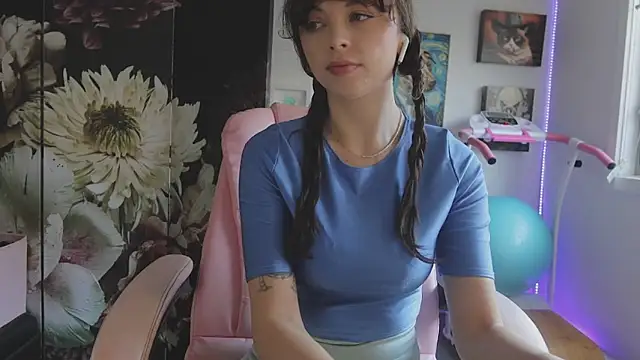 Snapshot of makiyahbelle chatting on April 2026 05:25:01 AM makiyahbelle online show from April 2026 05:25:01 AM