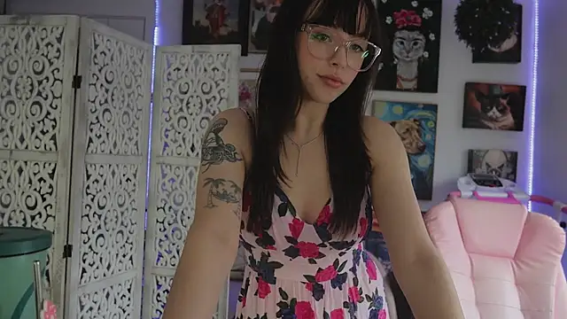 Snapshot of makiyahbelle chatting on June 2026 06:37:02 AM makiyahbelle online show from June 2026 06:37:02 AM