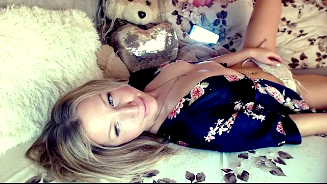 mimmi  online show from January 2025 01:52:01 AM