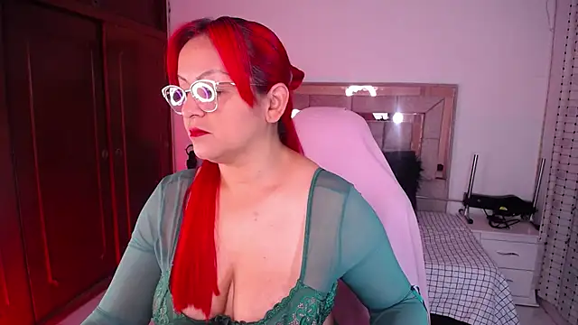 salomecastro  online show from October 2025 01:18:01 AM