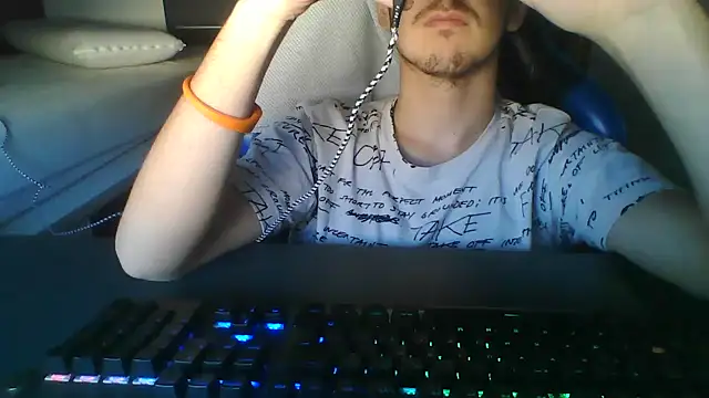 Snapshot of Troycm chatting on October 2025 04:27:01 PM Troycm online show from October 2025 04:27:01 PM