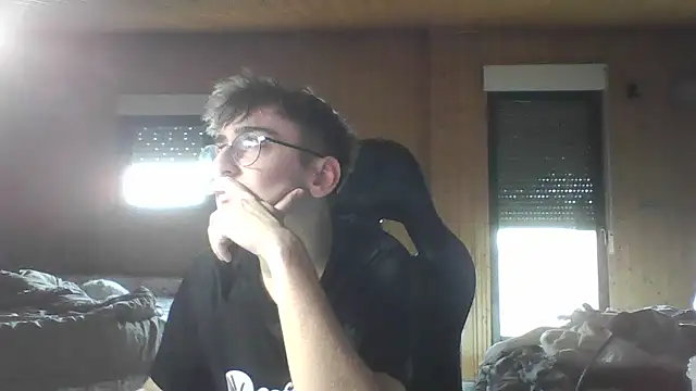 Snapshot of Troycm chatting on December 2025 03:30:02 PM Troycm online show from December 2025 03:30:02 PM