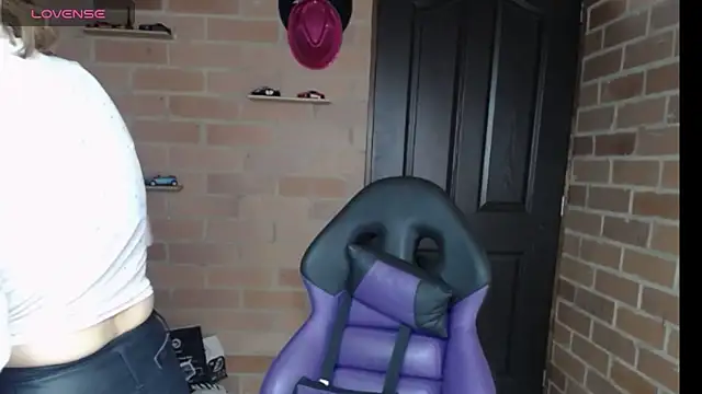 cristin doll  online show from April 2026 02:18:02 PM