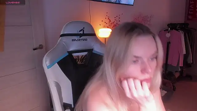 CharliSweet online show from February 2025 04:14:02 PM