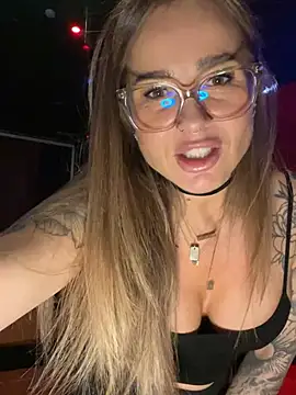 Snapshot of Etwas_neugierig chatting on January 2026 02:12:02 PM Etwas neugierig online show from January 2026 02:12:02 PM