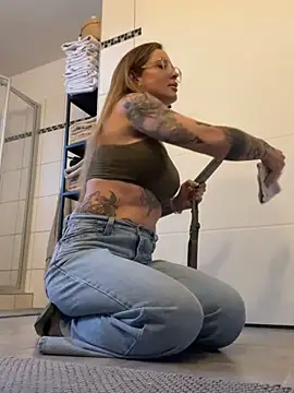 Snapshot of Etwas_neugierig chatting on February 2026 11:15:02 AM Etwas neugierig online show from February 2026 11:15:02 AM