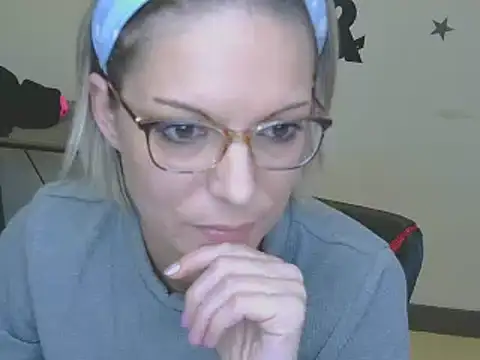 alixfeeling online show from December 2024 02:36:02 PM