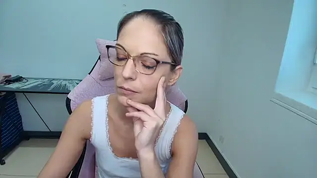 alixfeeling online show from October 2025 02:36:01 PM