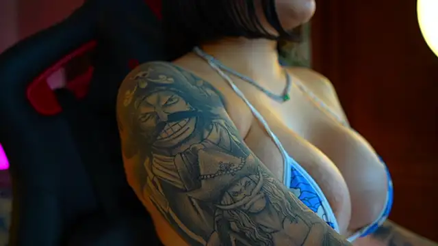 Snapshot of ambarEvans chatting on December 2024 01:51:02 AM ambarEvans online show from December 2024 01:51:02 AM