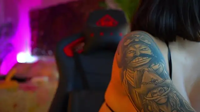 Snapshot of ambarEvans chatting on December 2024 12:00:01 AM ambarEvans online show from December 2024 12:00:01 AM